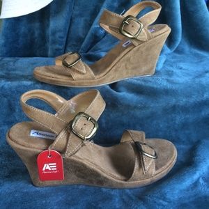 NEW American Eagle Tan wedge sandals